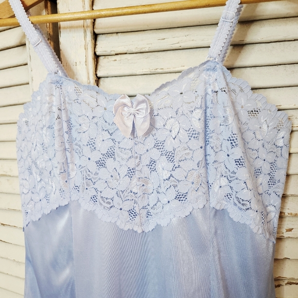 Vintage 80s Baby Blue Shortie Slip With Lace Trim Samll/Medium - Picture 2 of 10